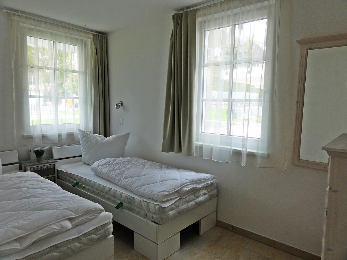3 Zimmer Ferienwohnung Haus Meeresblick Mit Meerblick A005 Mit Suedterrasse Und Strandkorb 바베 외부 사진